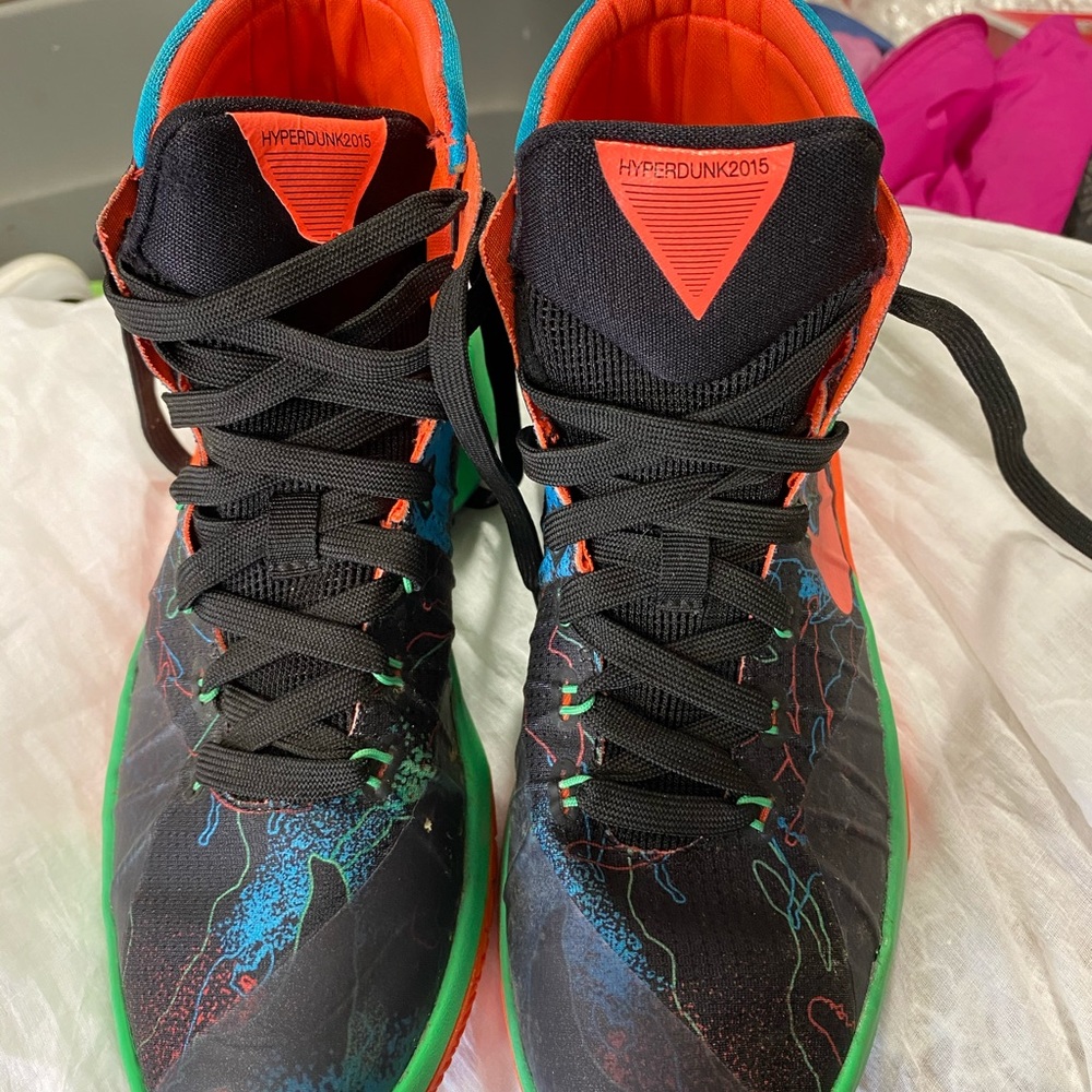 Nike hyperdunk2015 youth size 4